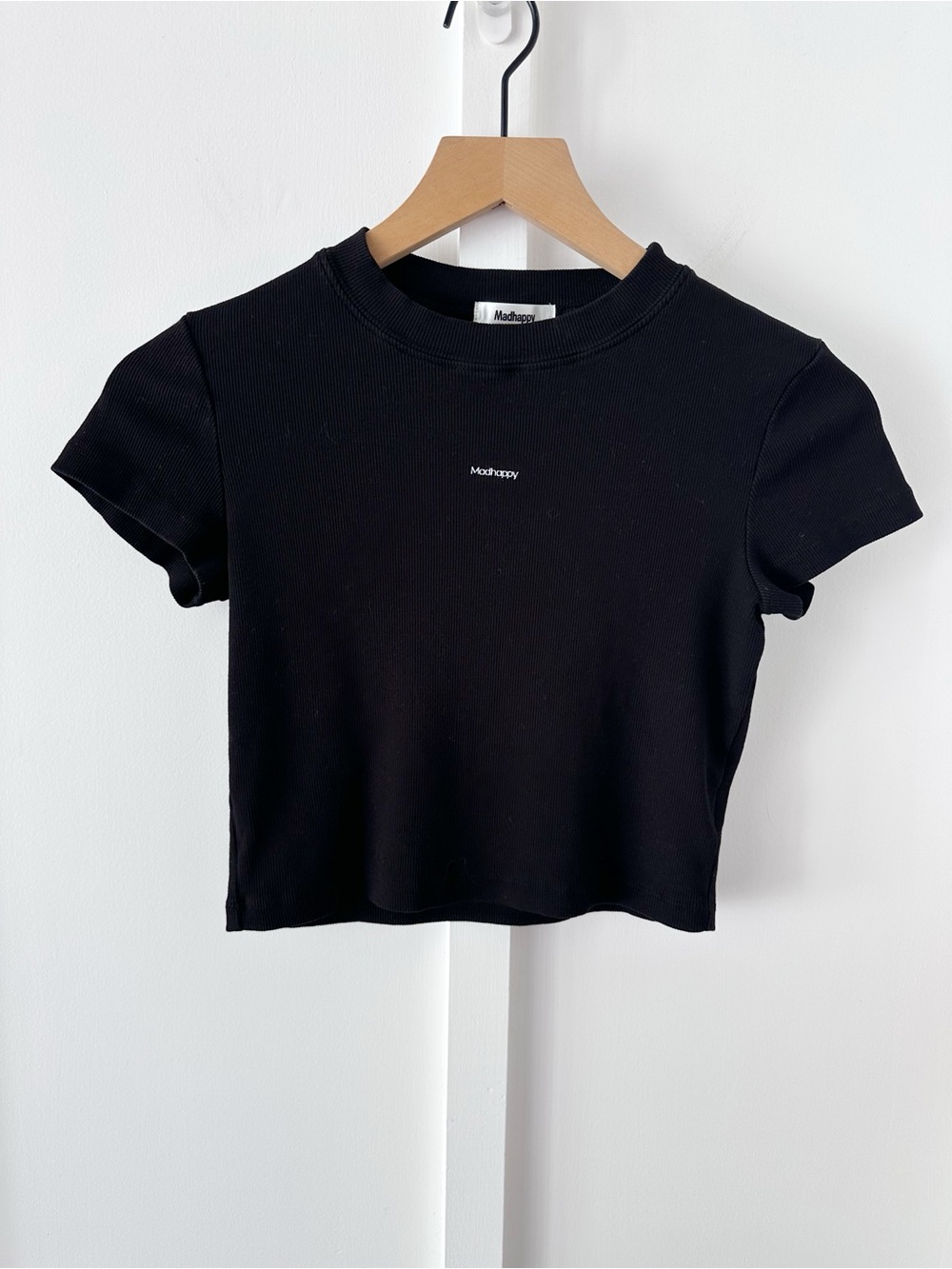MADHAPPY black classic rib baby tee